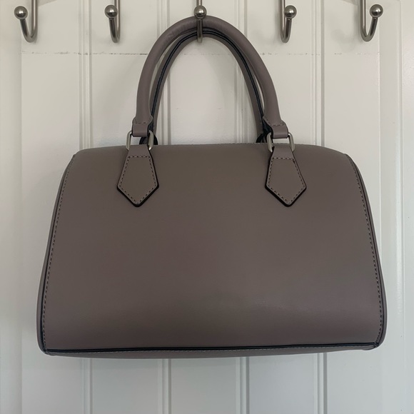 GUESS GRAY LEATHER HANDBAG / CROSSBODY - Picture 3 of 4